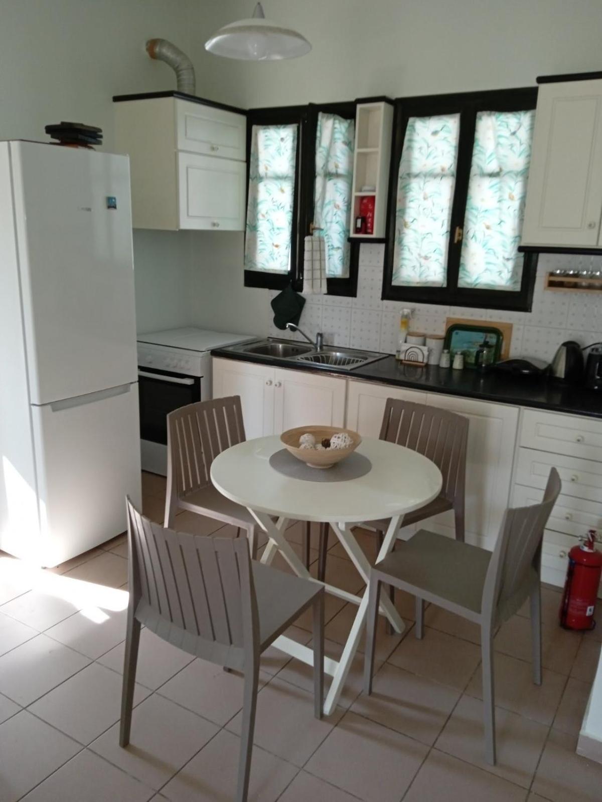 Phoeve Apt-Lovely 1-Br Rental Near The Beach Kalathas Eksteriør billede